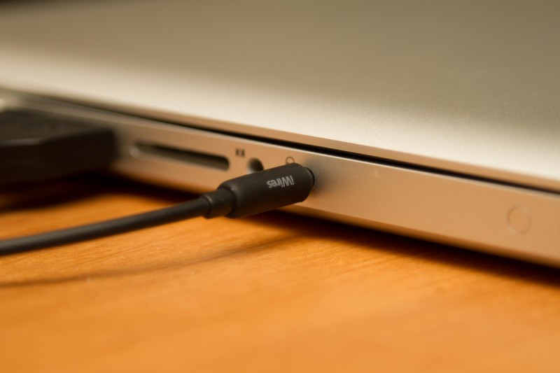 Подключаем Logitech Z-5500 Digital к MacBook Pro
