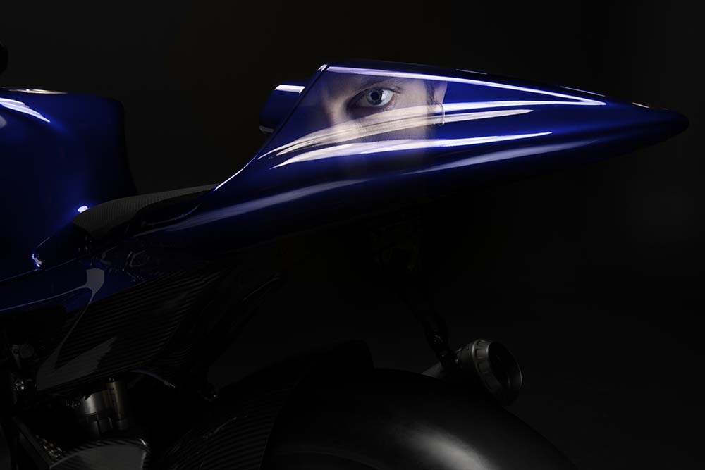 Дебют Валентино Росси, Хорхе Лоренцо и Yamaha YZR-M1 2013 (видео)