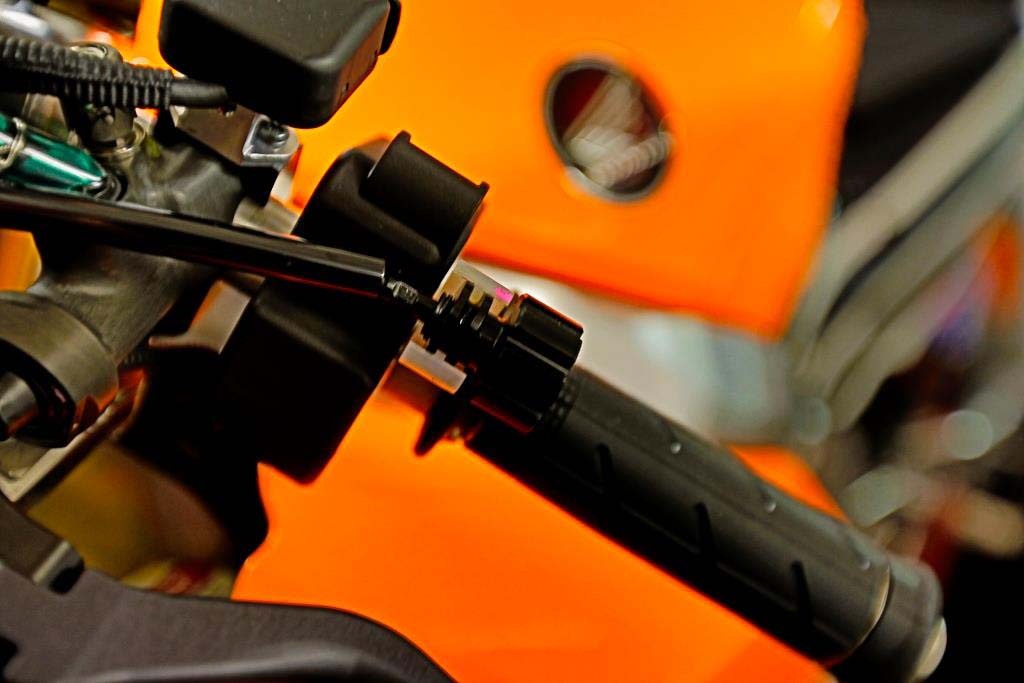 Первые фото Honda RC213V 2013: хвост, клипон и колесо