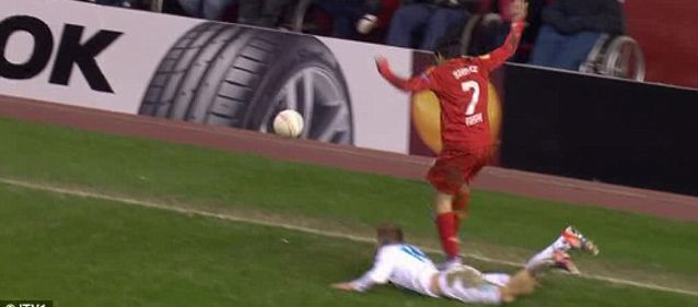 УЕФА может наказать Суареса за грубость в игре с "Зенитом". Фото - изображение 1